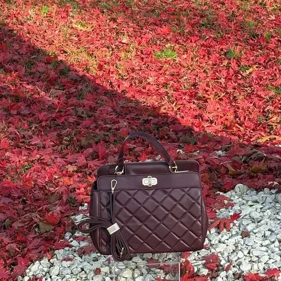 Badgley Mischka Vegan Plum Leather Quilted Tote Bag New - Picture 4 of 9